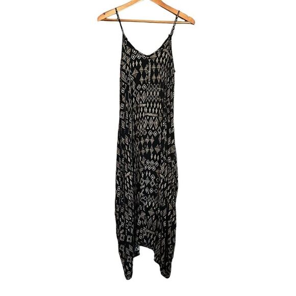 3 for $30! Revel sugar patterned asymmetric dress - Picture 1 of 9